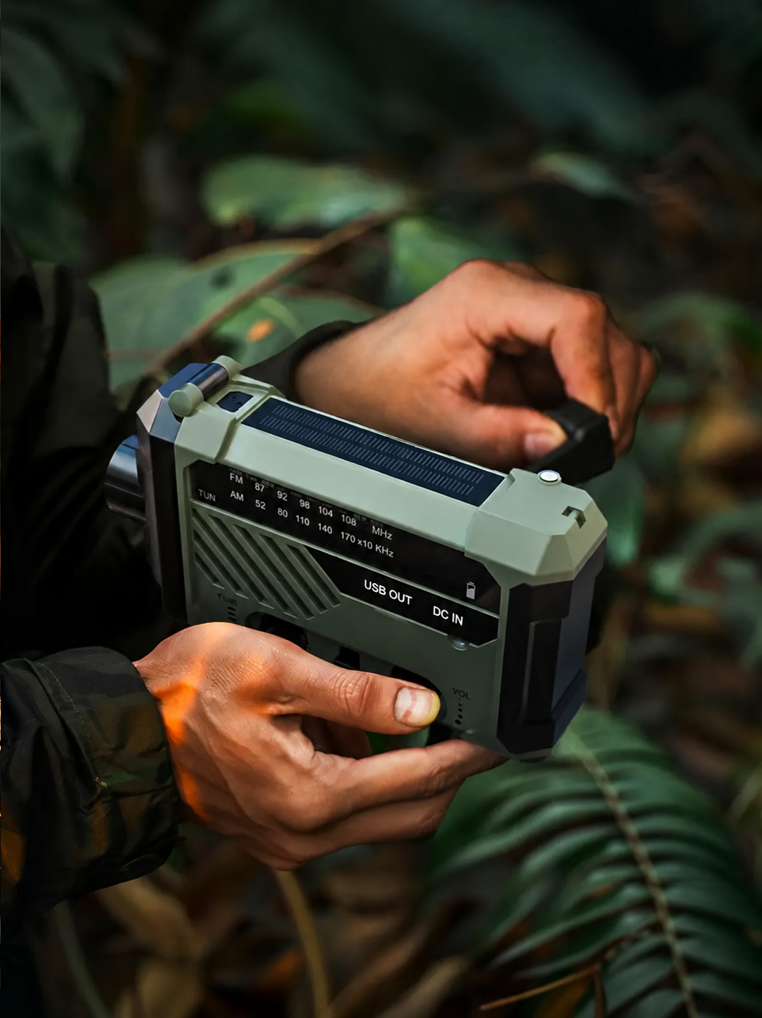 All-in-One Emergency Survival Radio — Solar & Hand-Crank Charging